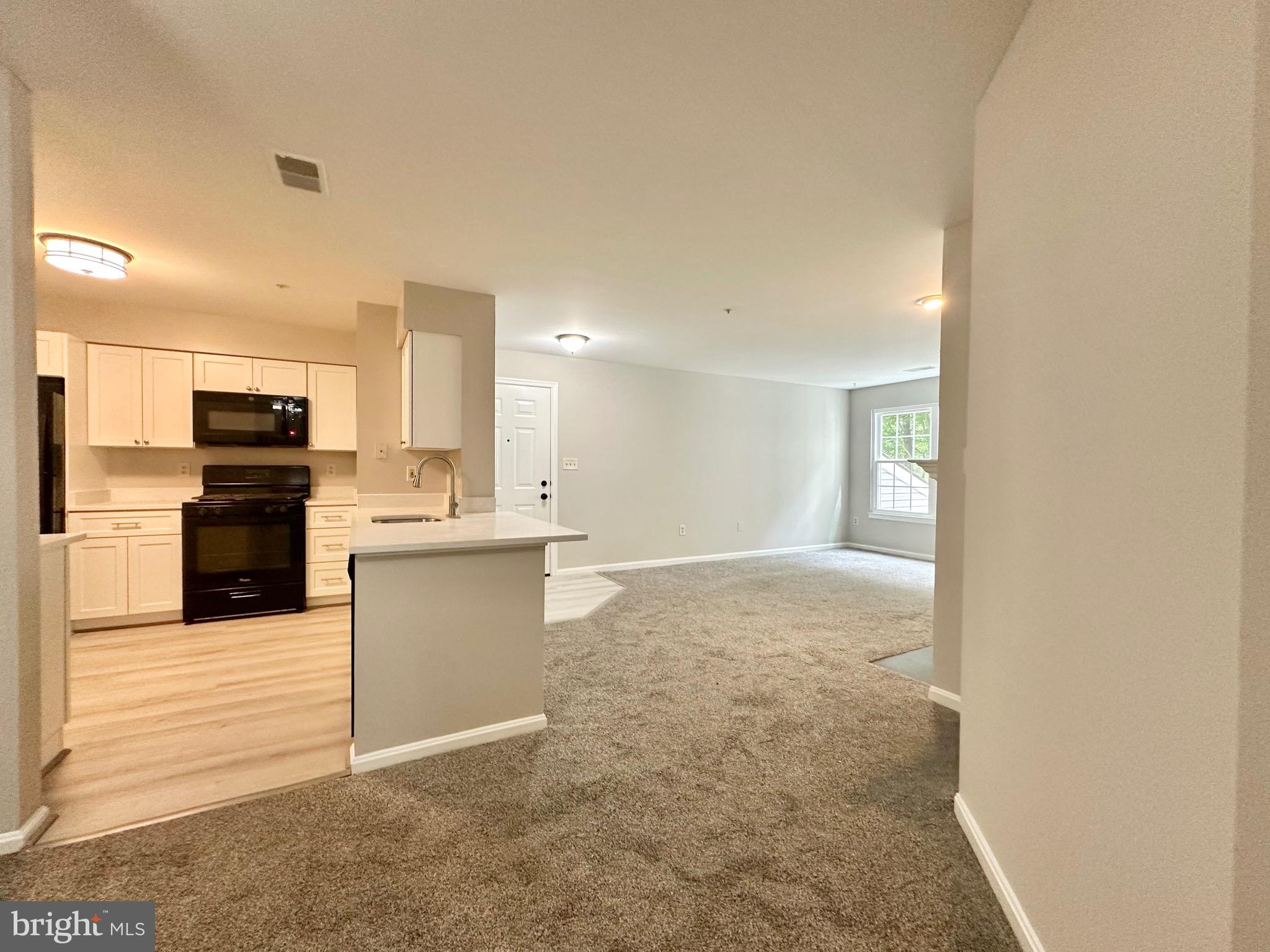 STRATFORD PLACE AT KINGS - Residential Lease