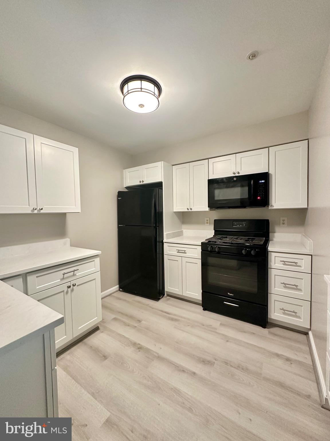 STRATFORD PLACE AT KINGS - Residential Lease