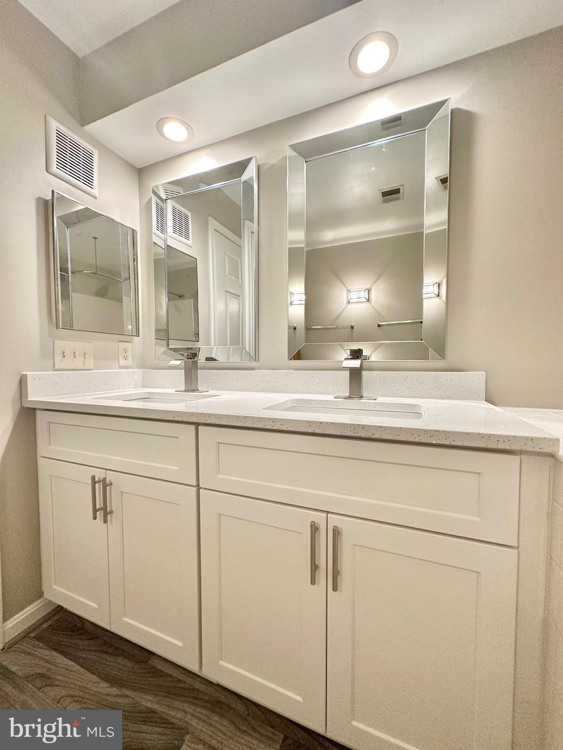 STRATFORD PLACE AT KINGS - Residential Lease