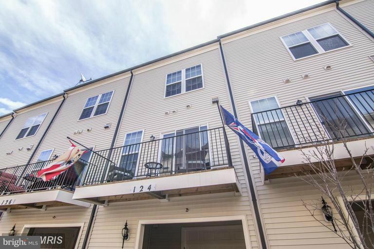 GALLERY PARK - Residential Lease