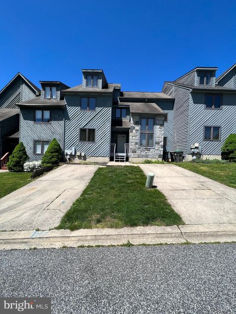 Condo For Rent - 105 Foxfire Drive<br/> NEWARK, DE 19711