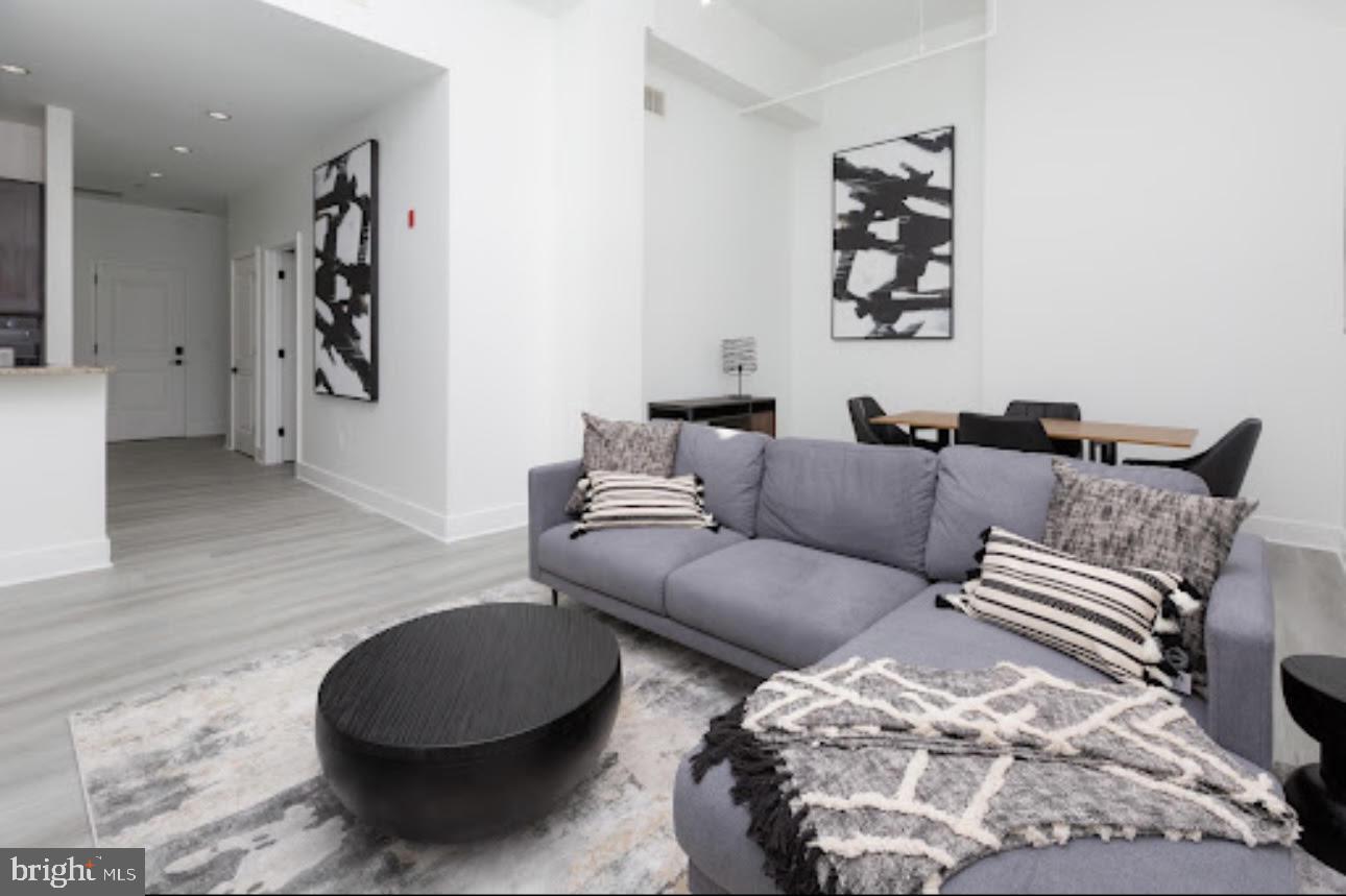 MOUNT VERNON PLACE HISTORIC DISTRICT - Residential Lease