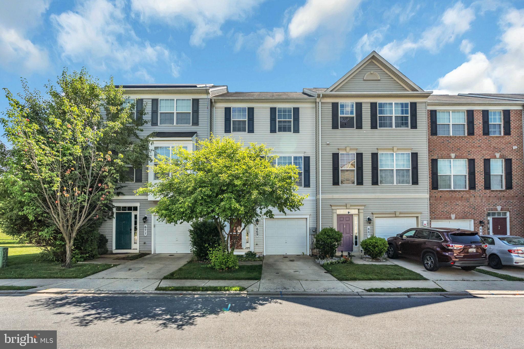 BALLENGER CREEK CENTER POND - Residential