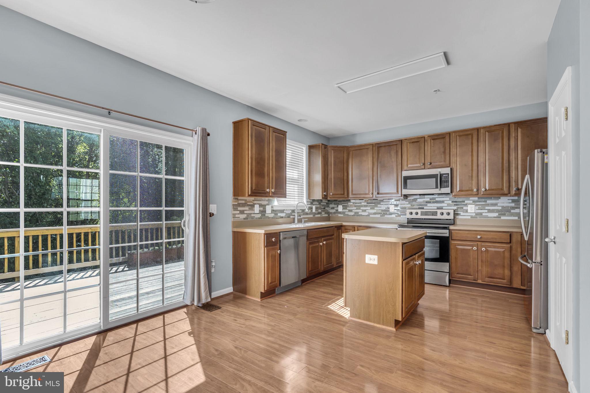 BALLENGER CREEK CENTER POND - Residential