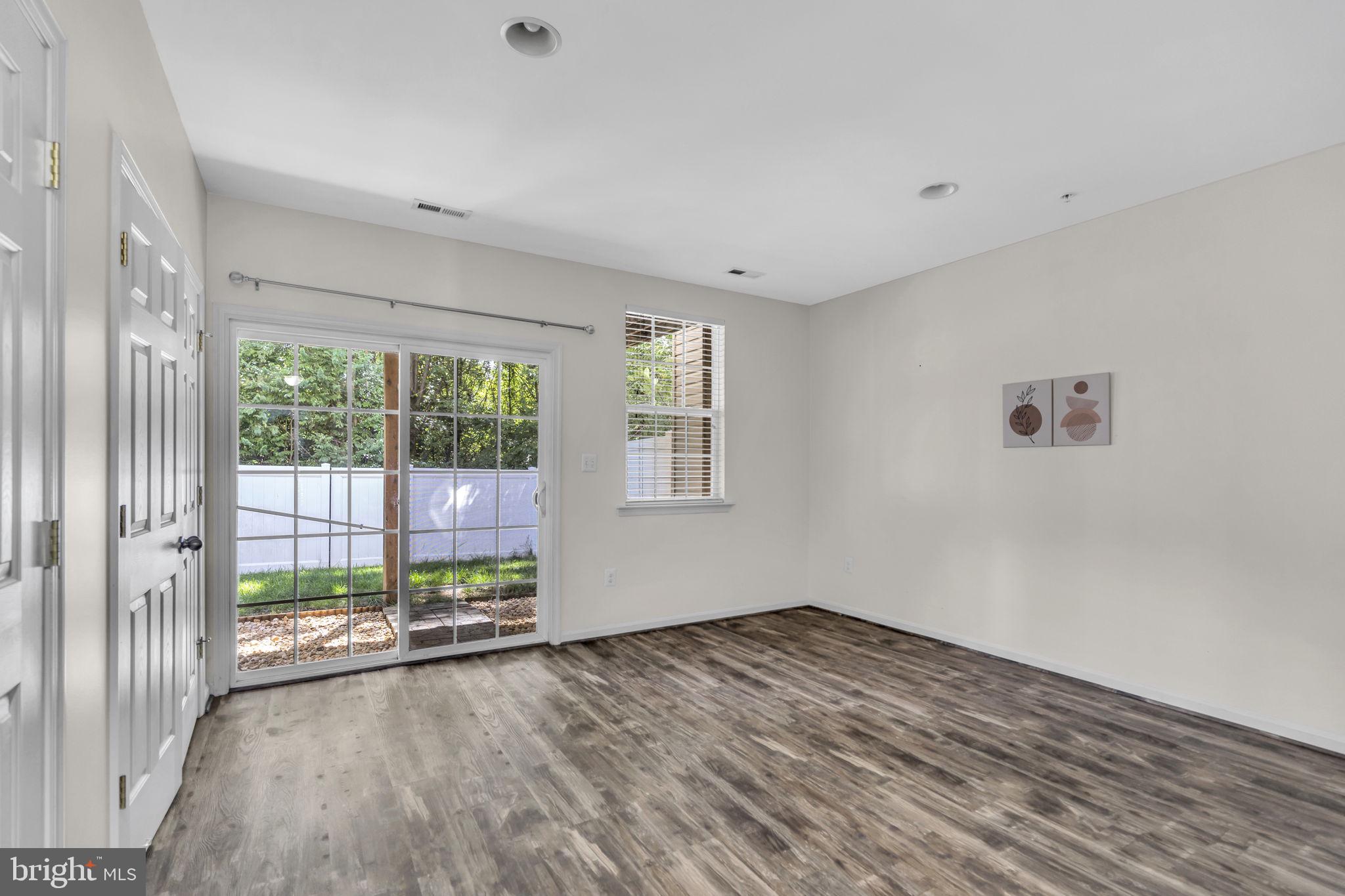 BALLENGER CREEK CENTER POND - Residential