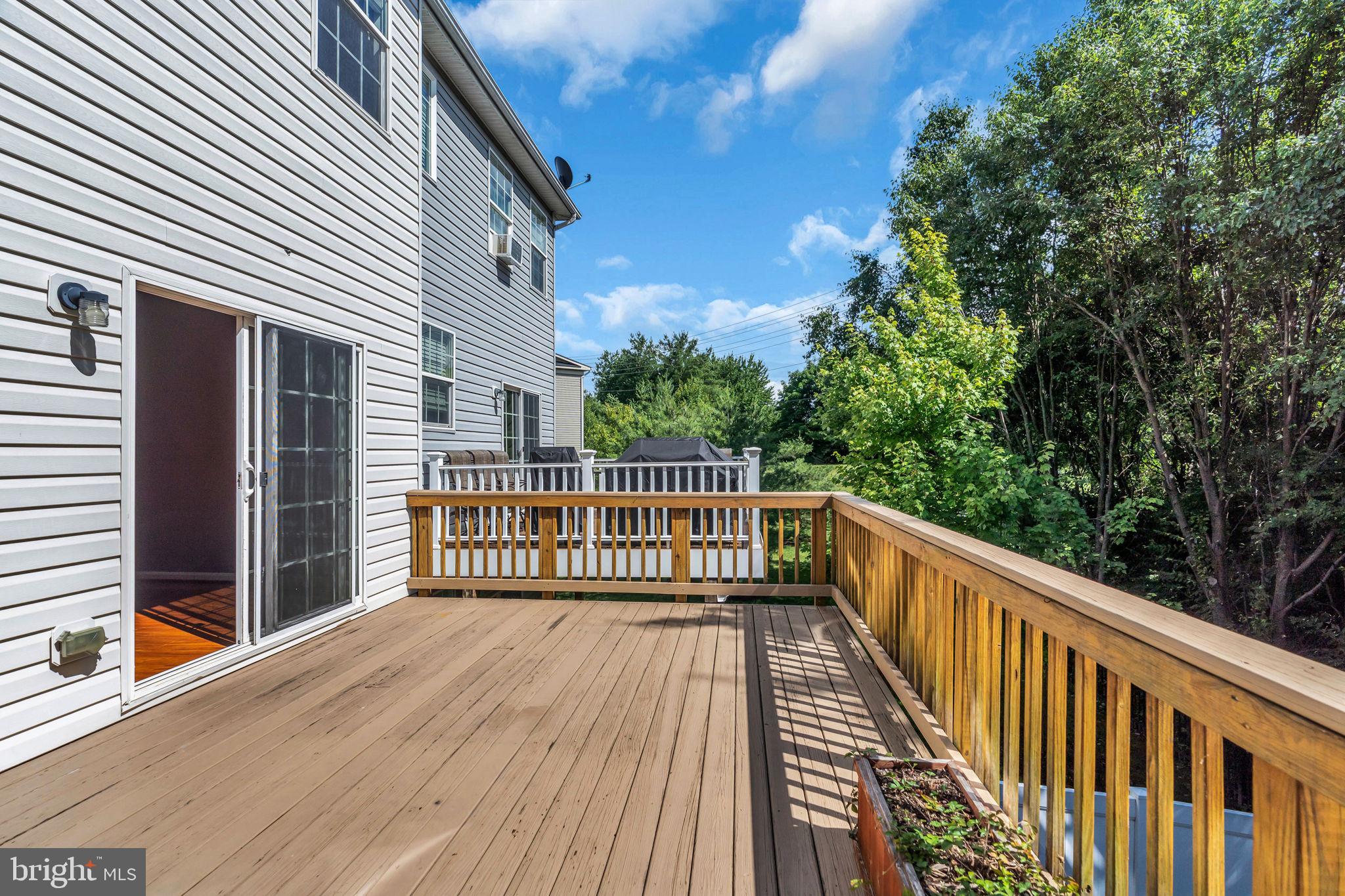 BALLENGER CREEK CENTER POND - Residential