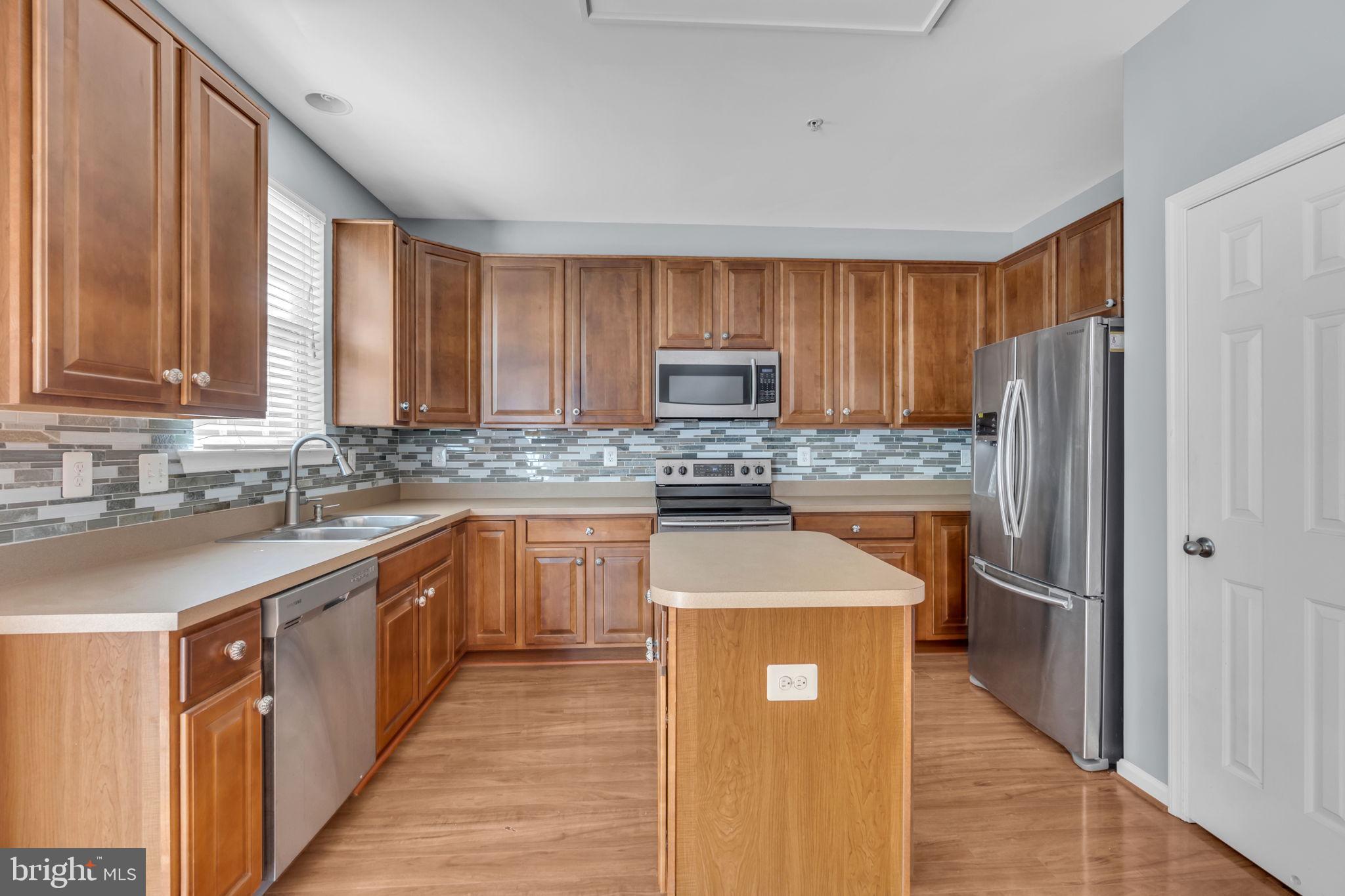 BALLENGER CREEK CENTER POND - Residential