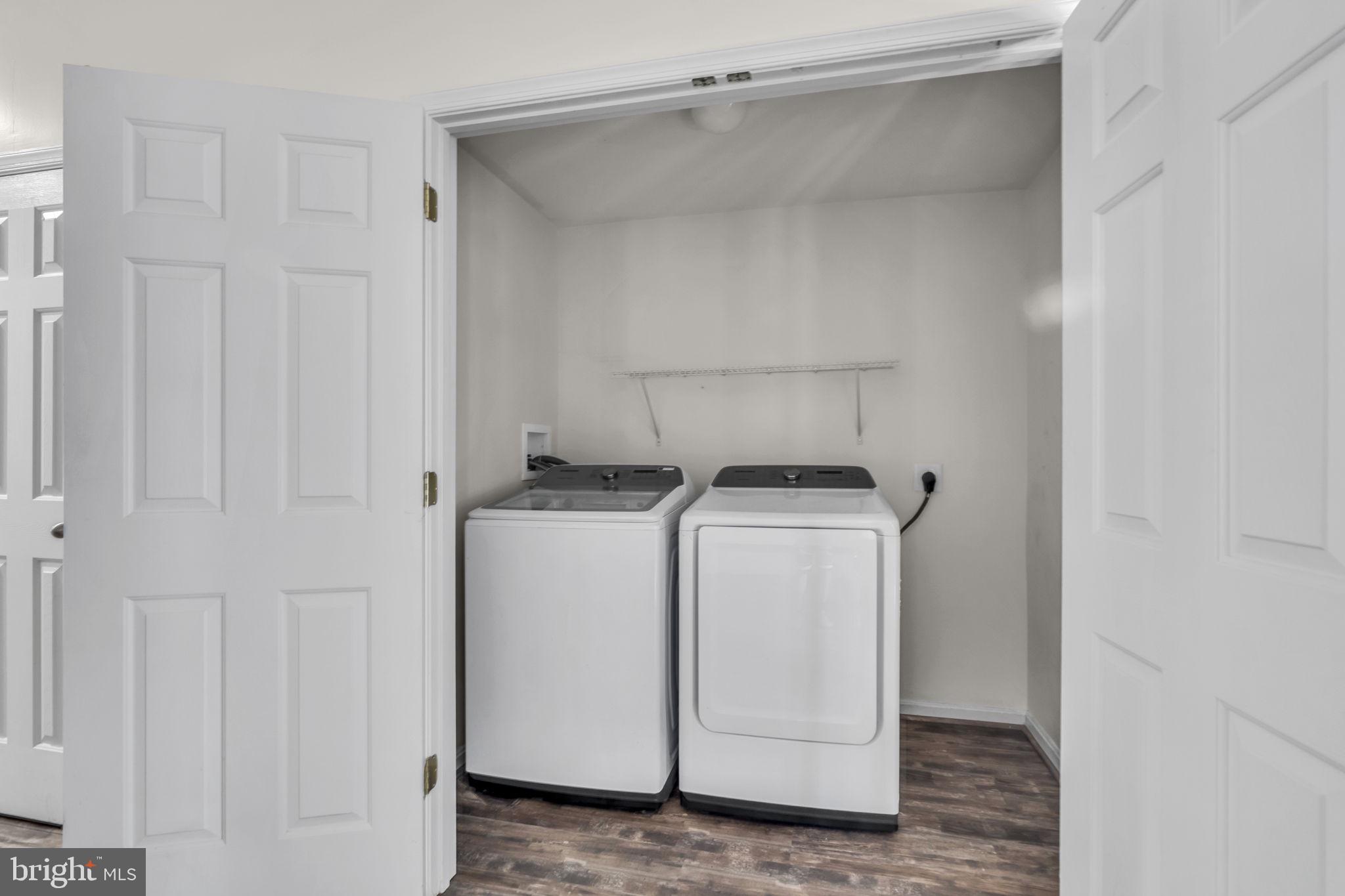 BALLENGER CREEK CENTER POND - Residential