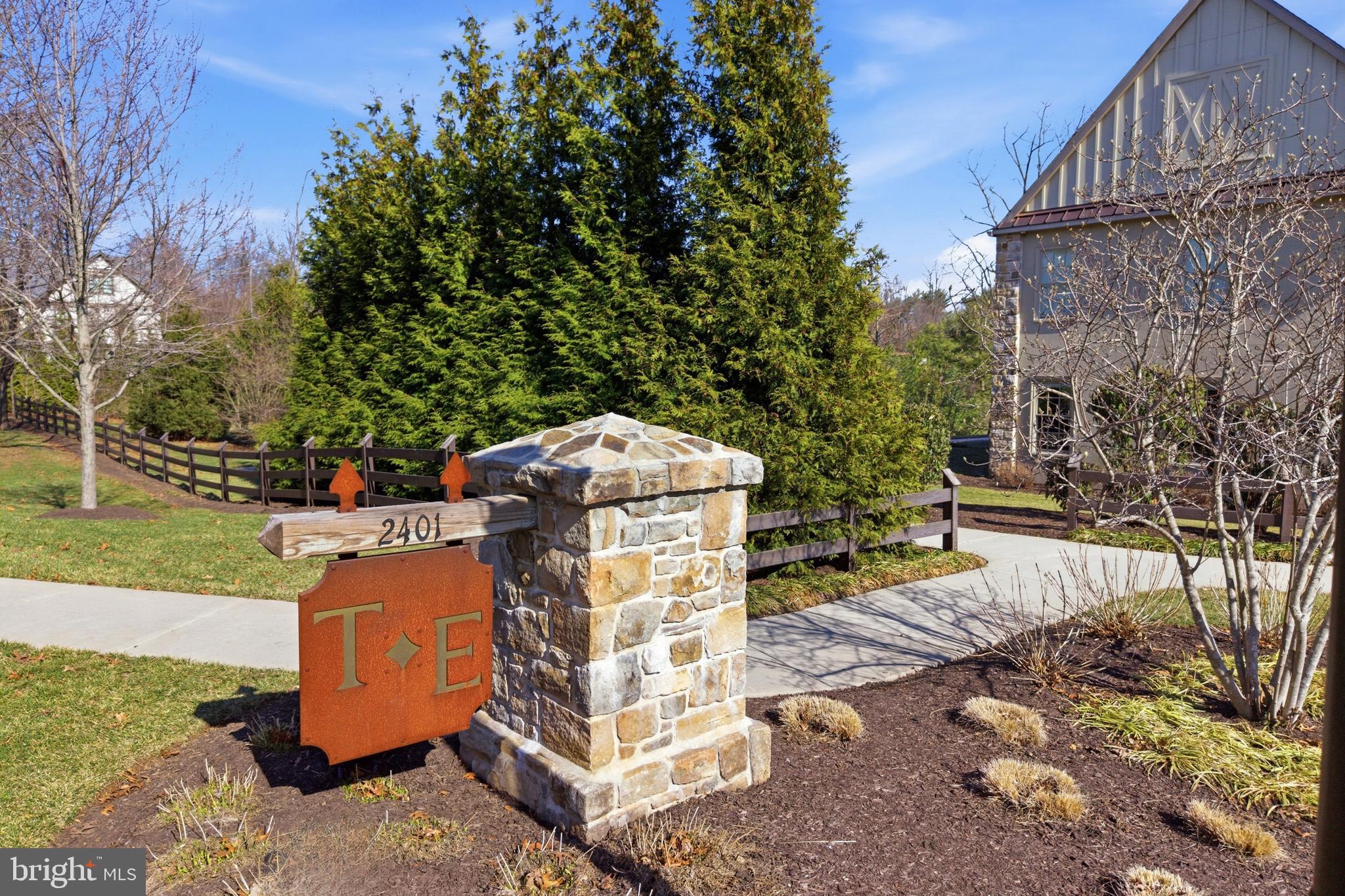 TOWNS EDGE - Residential