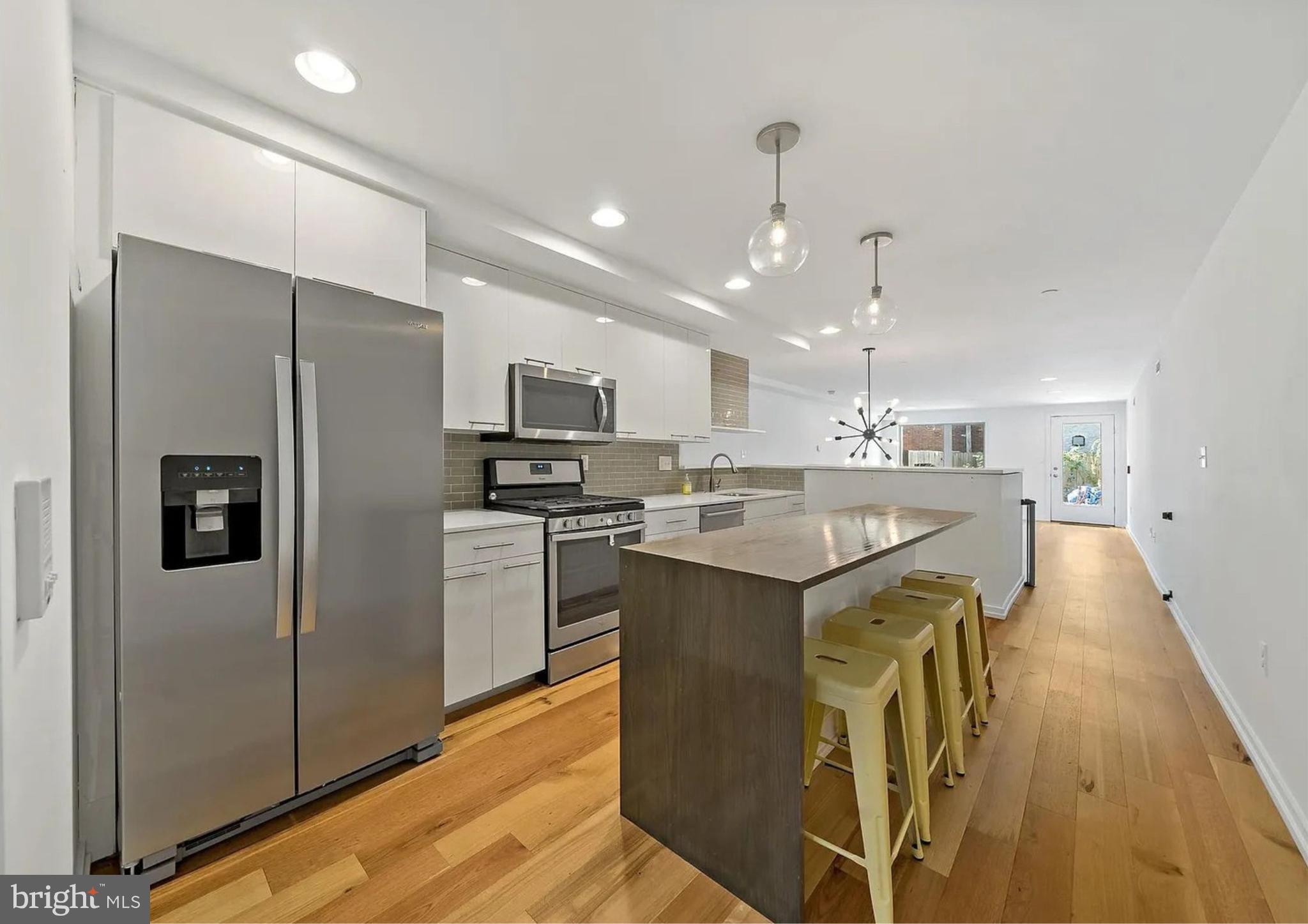 2538 W GIRARD AVENUE A