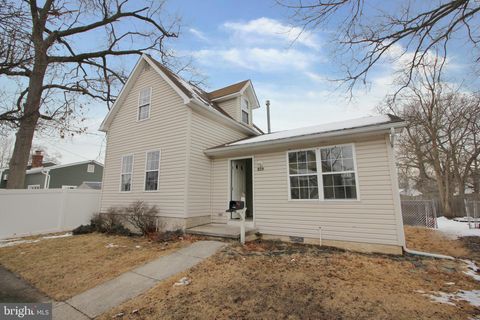 Photo of 829 Philadelphia Avenue, NATIONAL PARK, NJ 08063 (MLS # NJGL2070066)