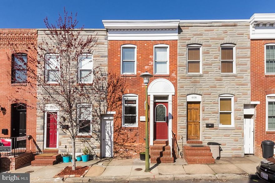 A wonderful home in a wonderful location just a block from the Park!  Multi-tiered rooftop deck, beautiful hardwoods, maple cabinets, granite counters, stainless steel appliances, new bedroom level washer-dryer & new upper level front windows. Upper-level bath has ceramic surround w/jetted tub & dual shower heads. Second level balcony with spiral steps to roof deck: Panoramic views of the City! Enclosed back patio with shed for extra storage is perfect for grilling and relaxing with friends!