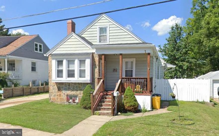 Cute cape cod that's well maintained in the heart of Arbutus. Off street parking. Near public transportation, train and bus.