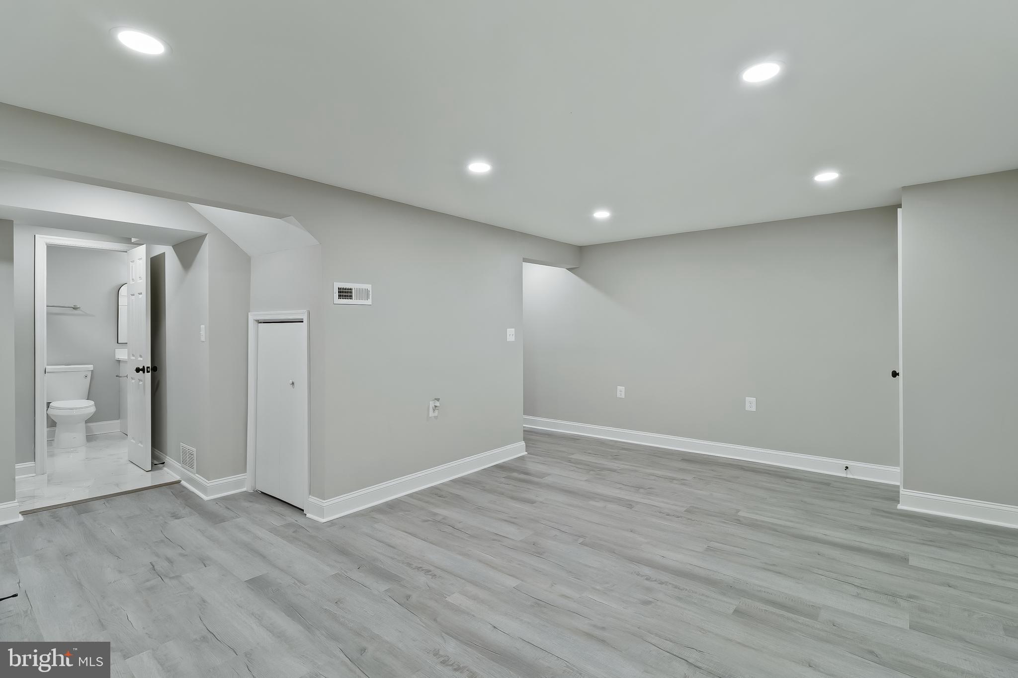 KENT VILLAGE - Residential