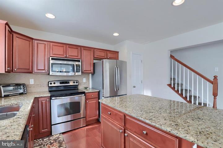 8 VISTA CIRCLE