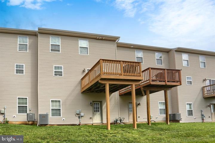 8 VISTA CIRCLE