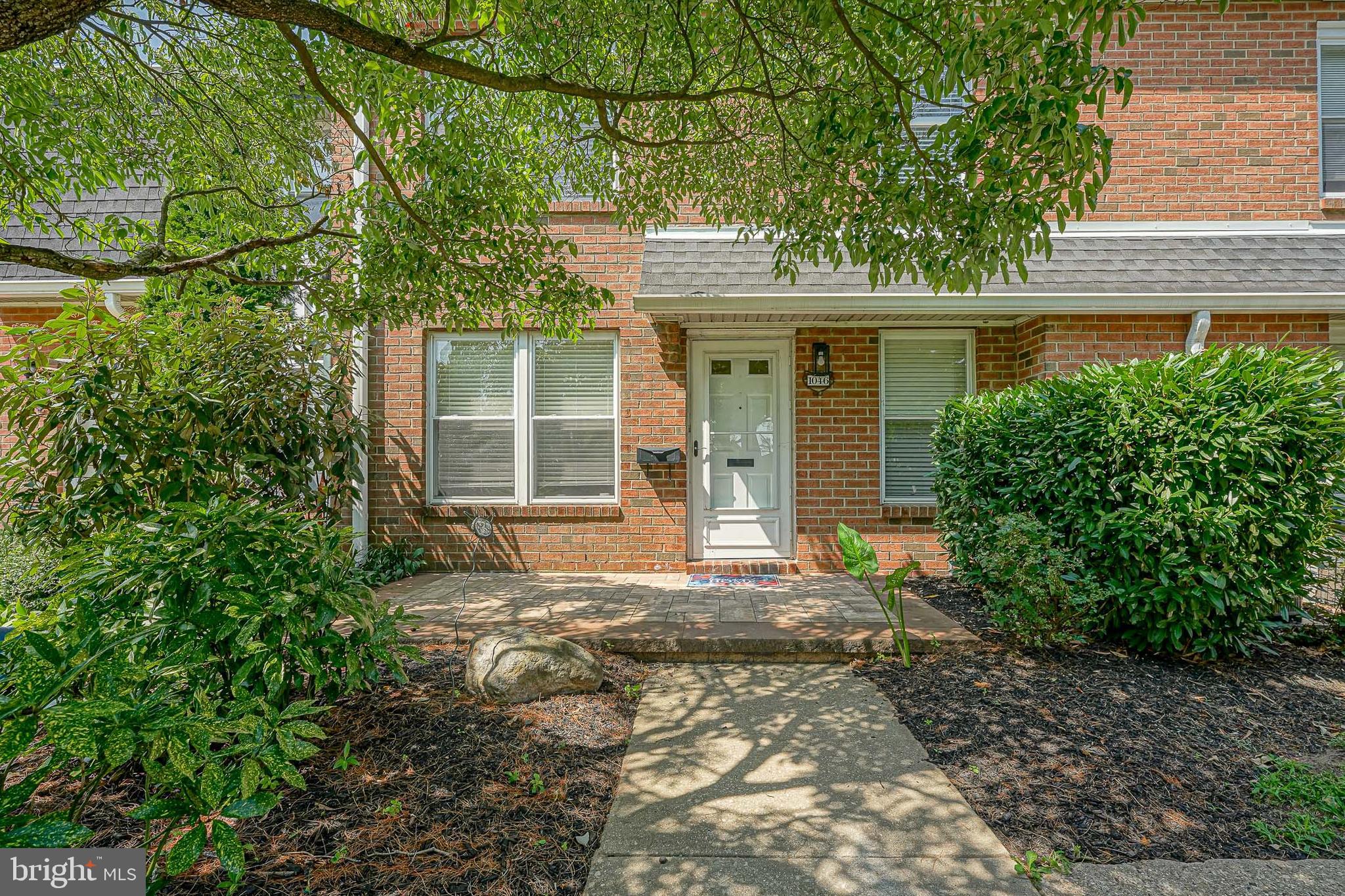 1046 HARBOUR DRIVE 1046