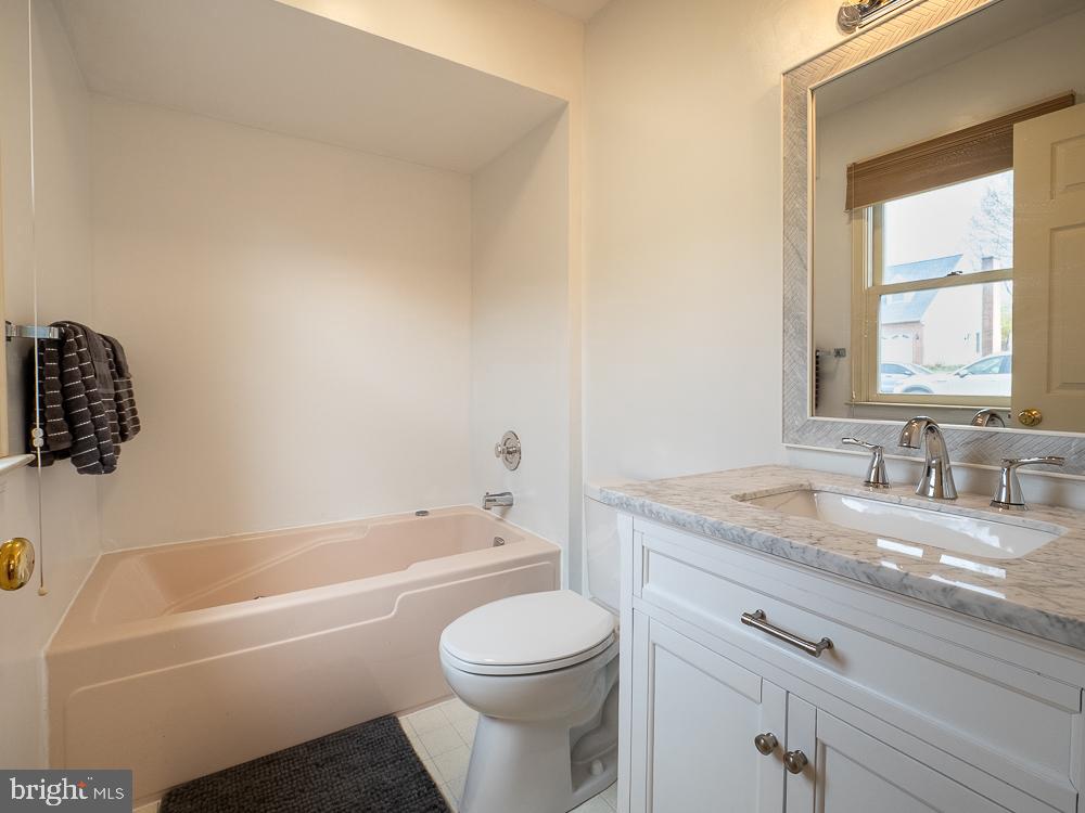 NORTHRIDGE - Residential