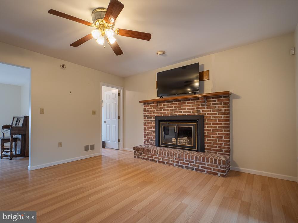 NORTHRIDGE - Residential