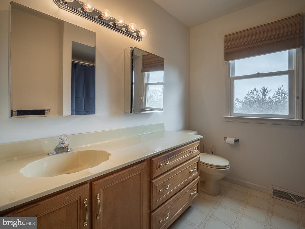 NORTHRIDGE - Residential