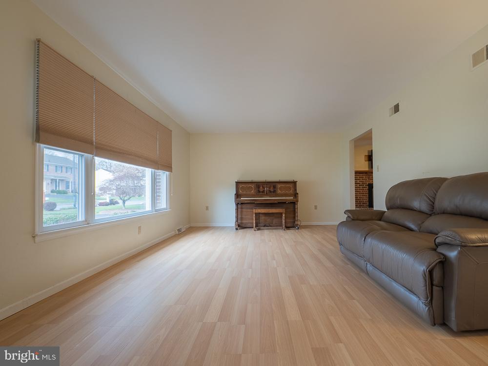 NORTHRIDGE - Residential