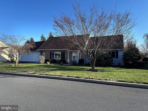 Photo of 11 Buck Run, MOHNTON, PA 19540 (MLS # PABK2070364)