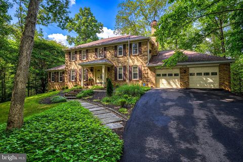 Homes For Rent - 12134 Holly Knoll Circle<br/> Fairfax County, GREAT FALLS, VA 22066