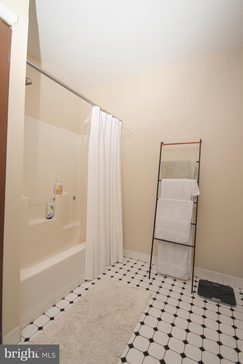 OLD CITY - Residential Lease