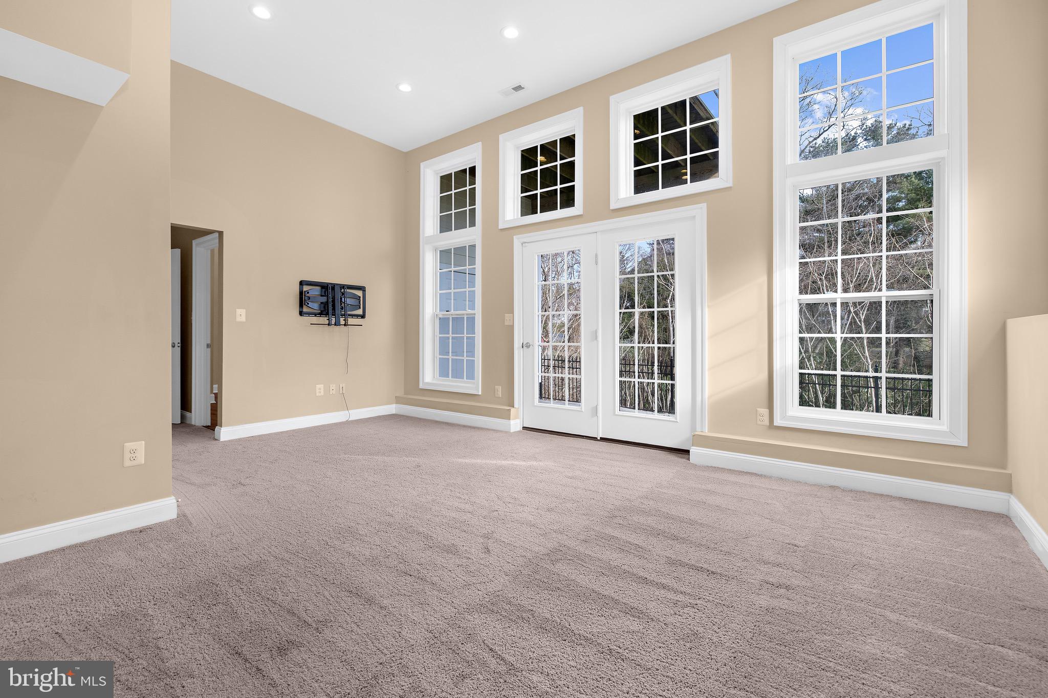 PENDENNIS MOUNT - Residential Lease