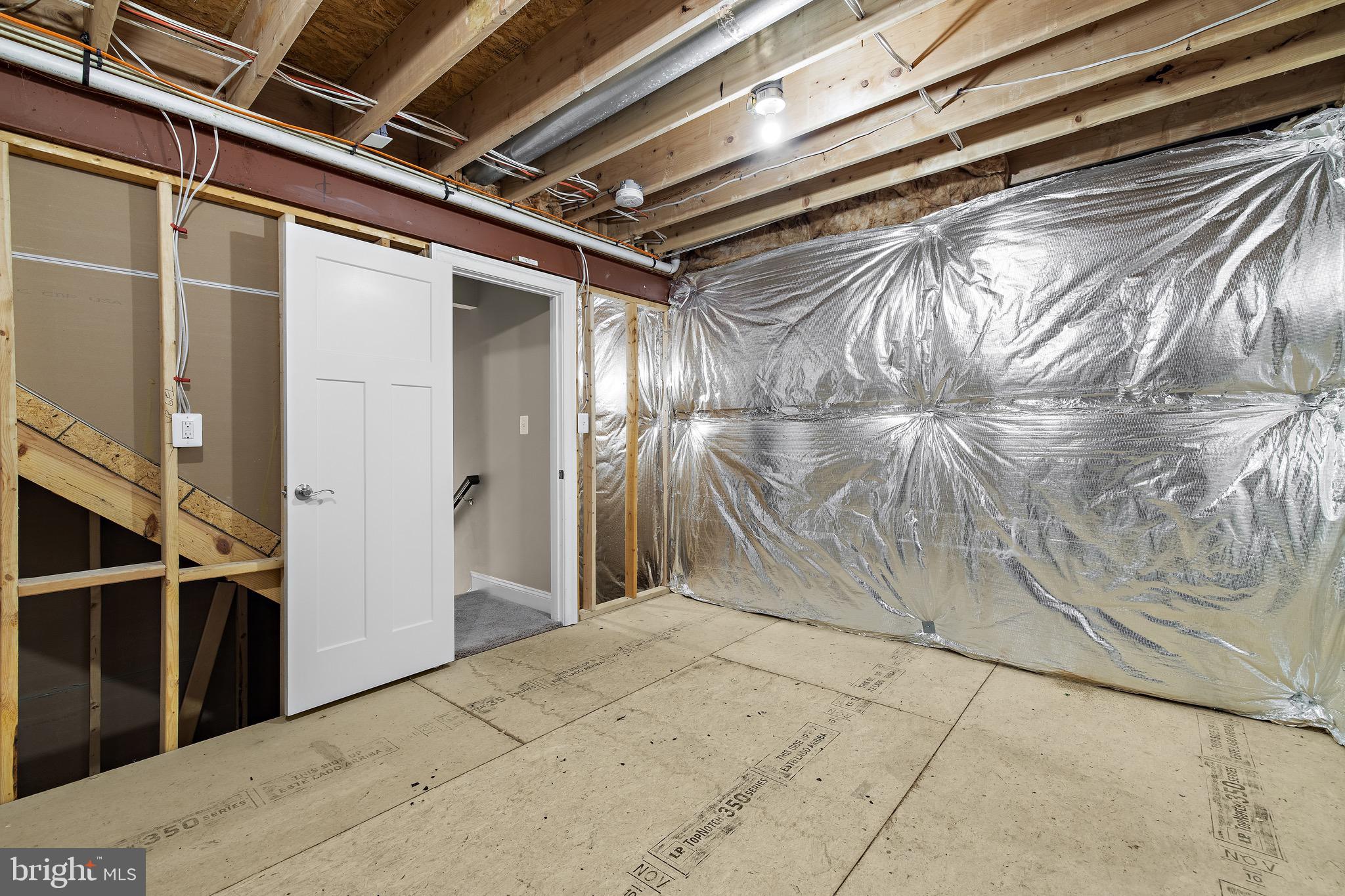 PENDENNIS MOUNT - Residential Lease