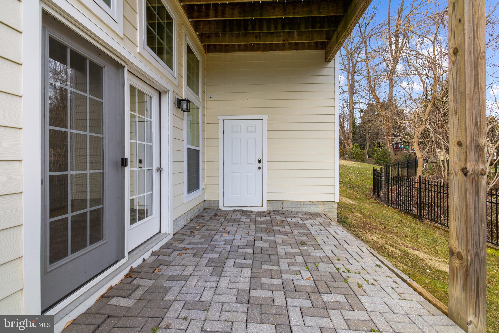 PENDENNIS MOUNT - Residential Lease