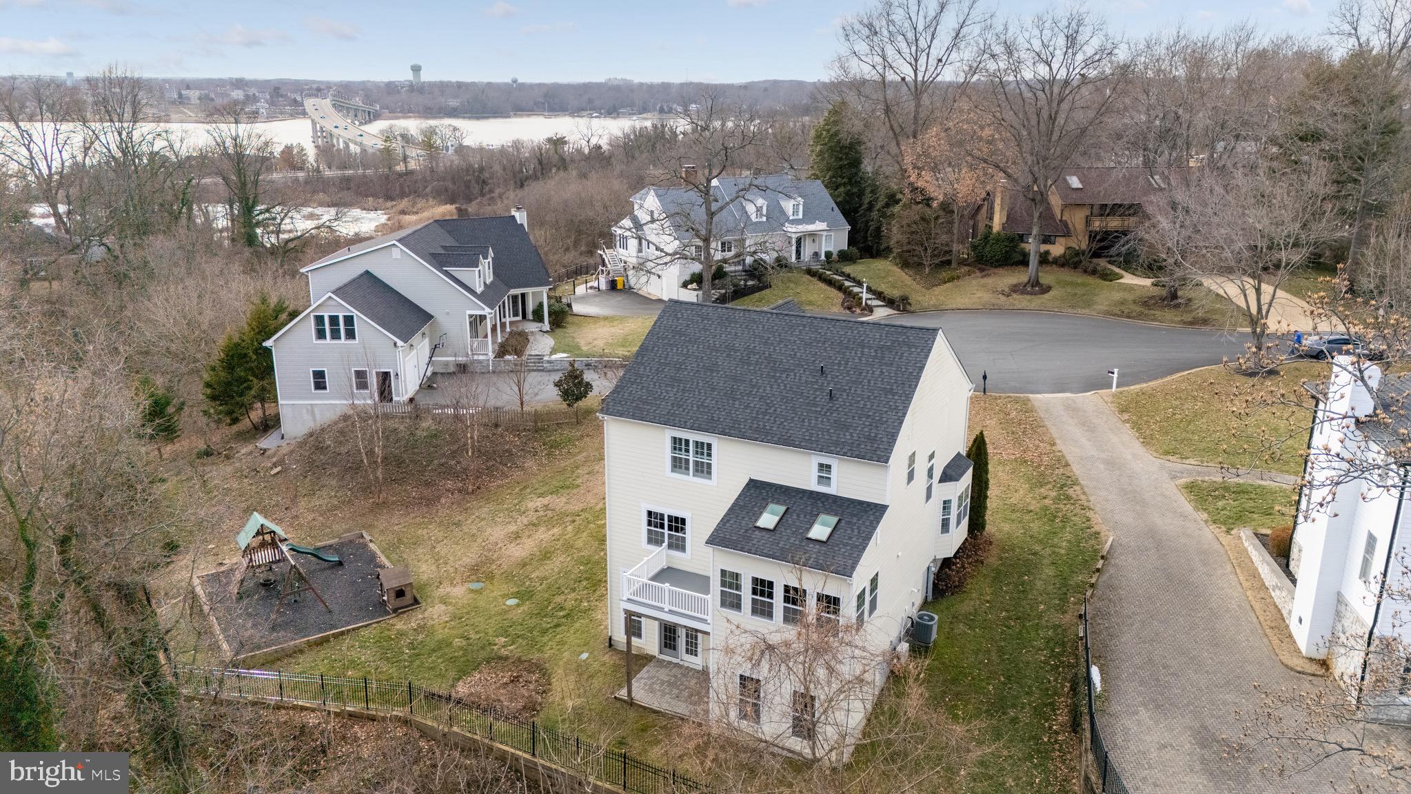 PENDENNIS MOUNT - Residential Lease