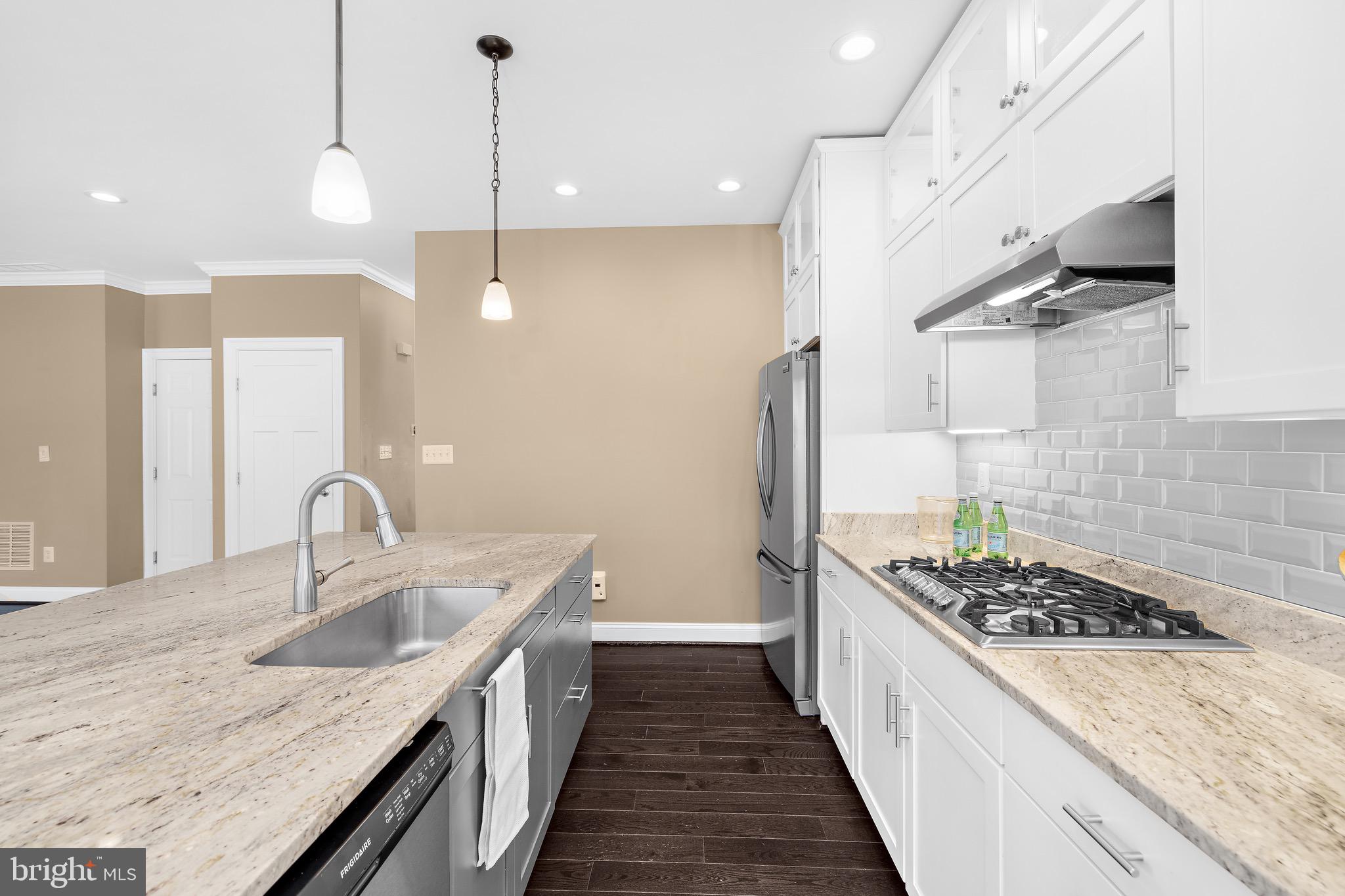 PENDENNIS MOUNT - Residential Lease