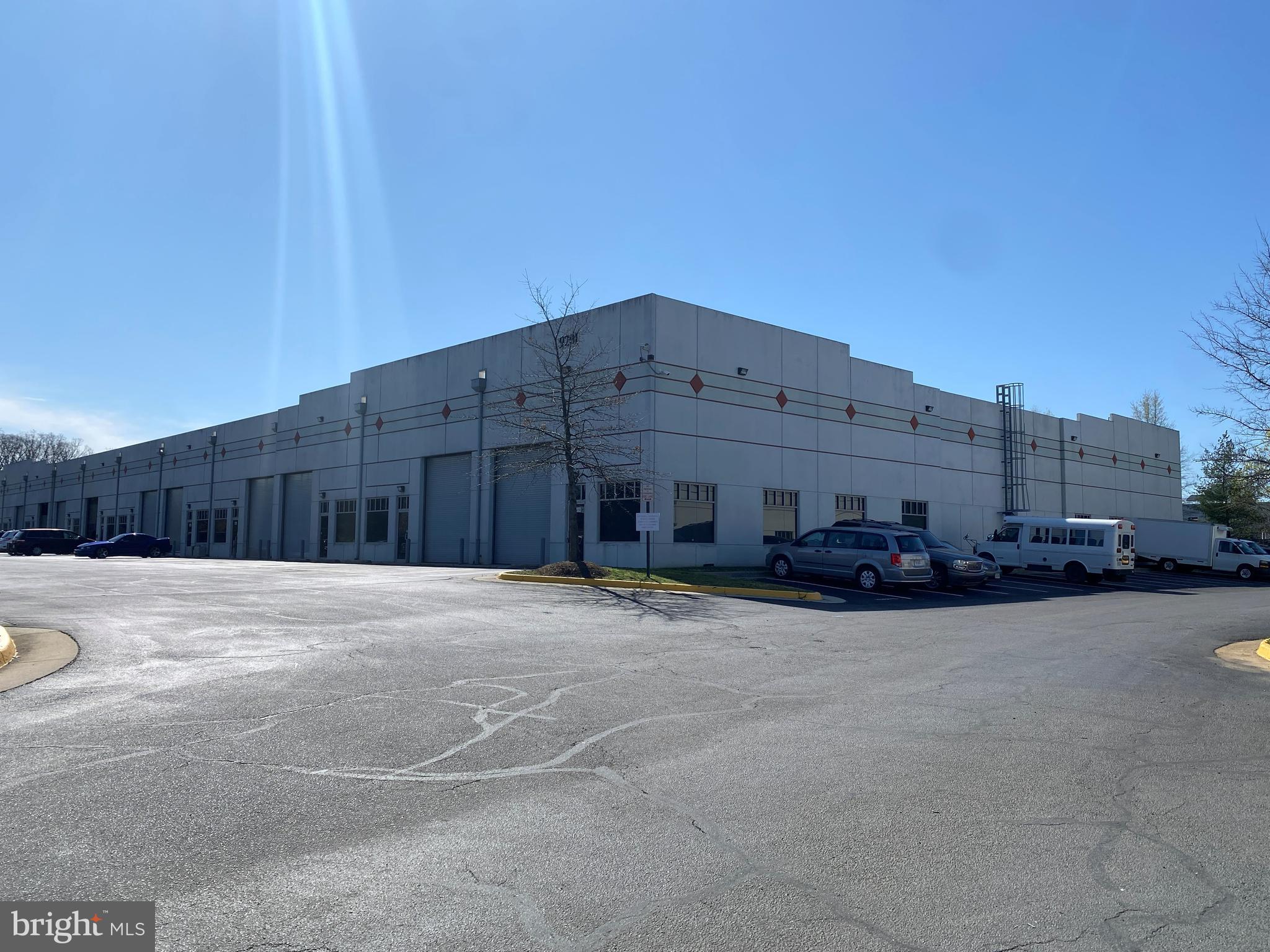 HORNBAKER INDUSTRIAL PARK - Commercial Lease