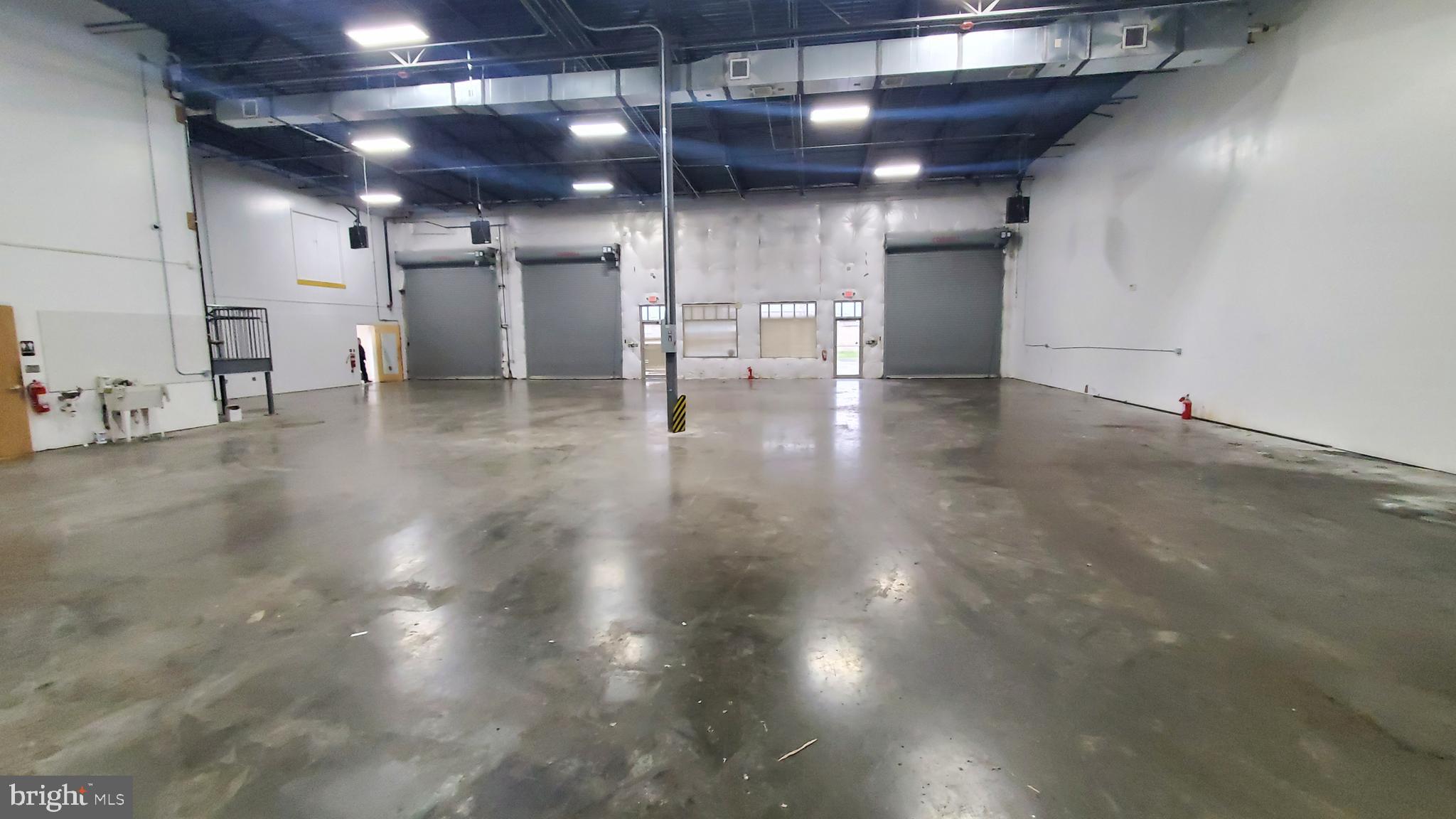 HORNBAKER INDUSTRIAL PARK - Commercial Lease