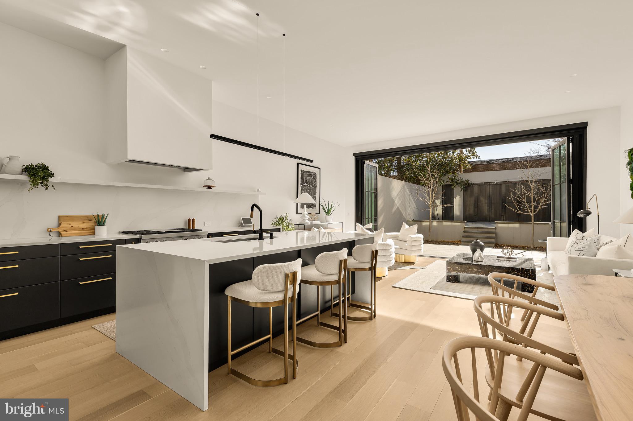 CAPITOL HILL - Residential