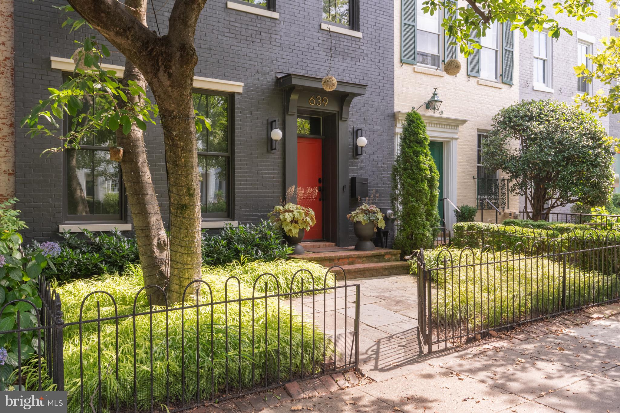 CAPITOL HILL - Residential