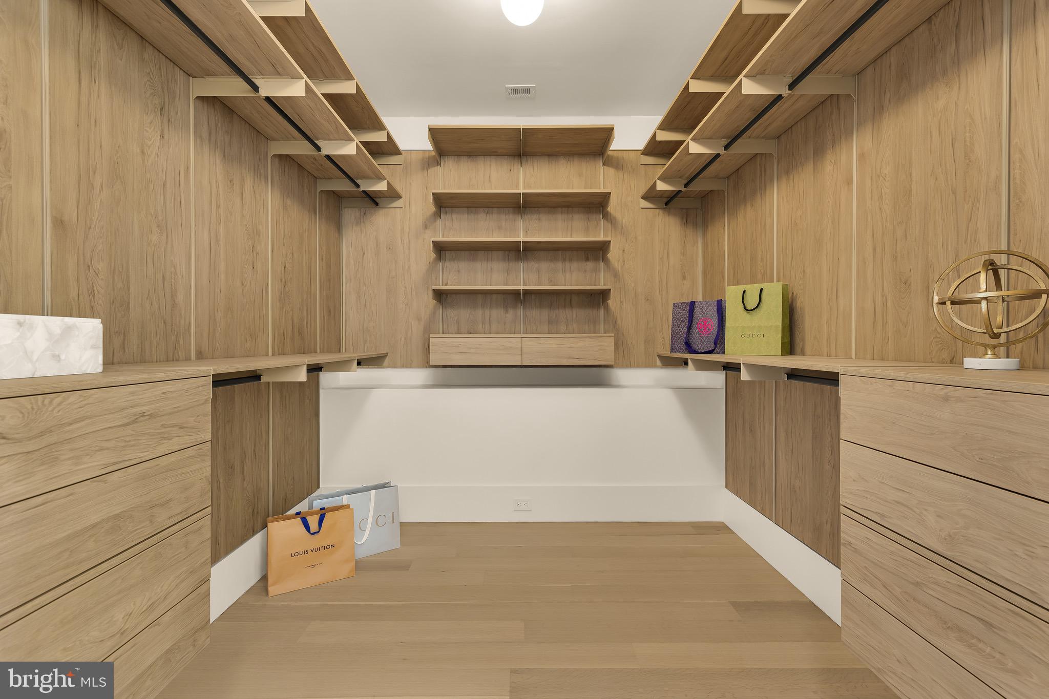 CAPITOL HILL - Residential