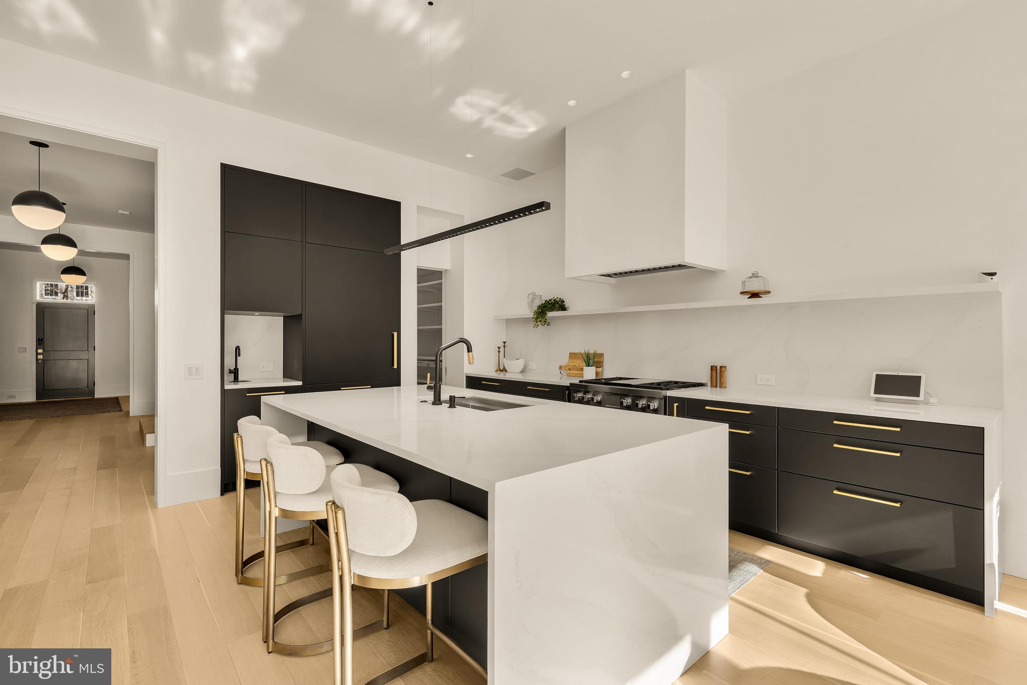 CAPITOL HILL - Residential