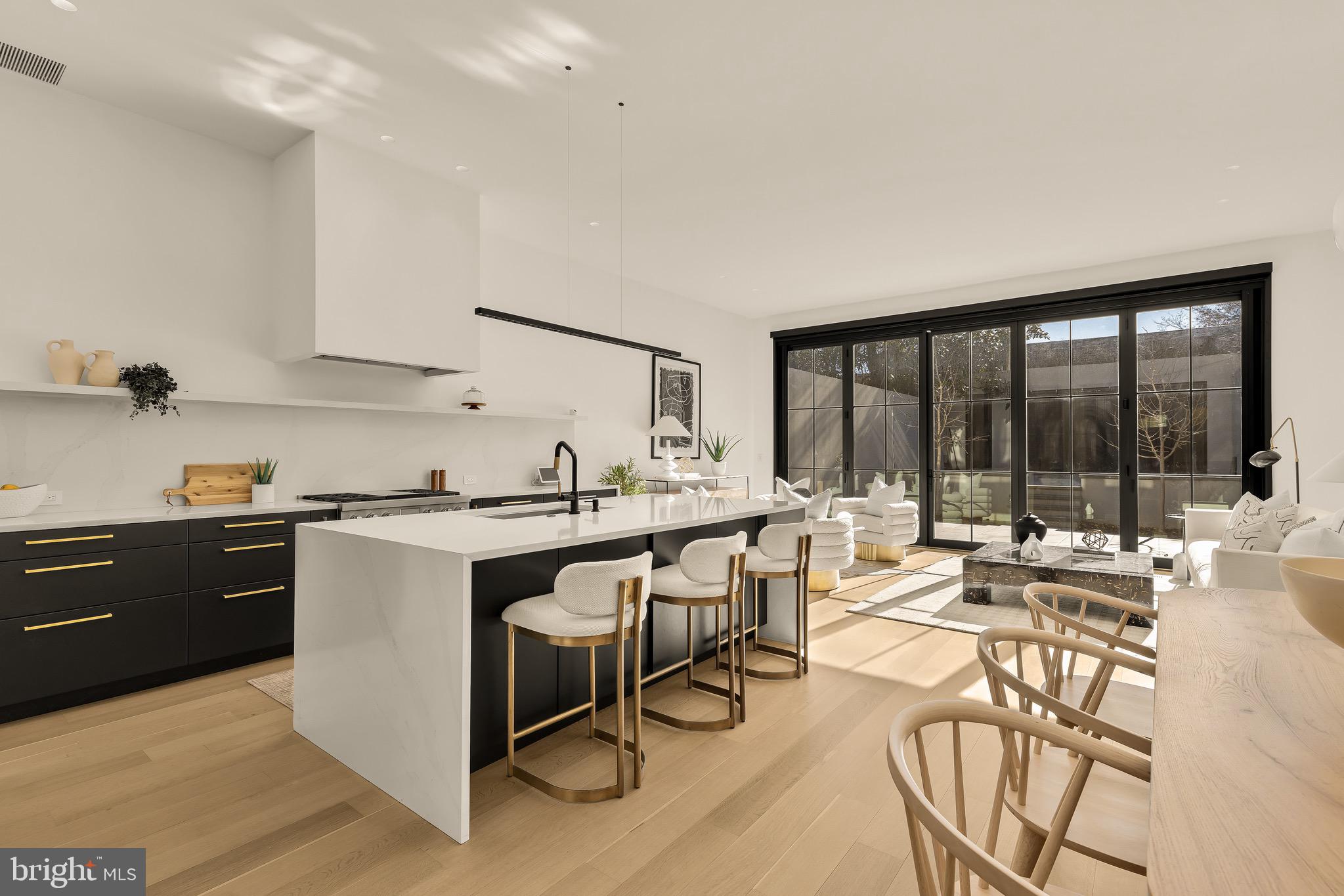 CAPITOL HILL - Residential