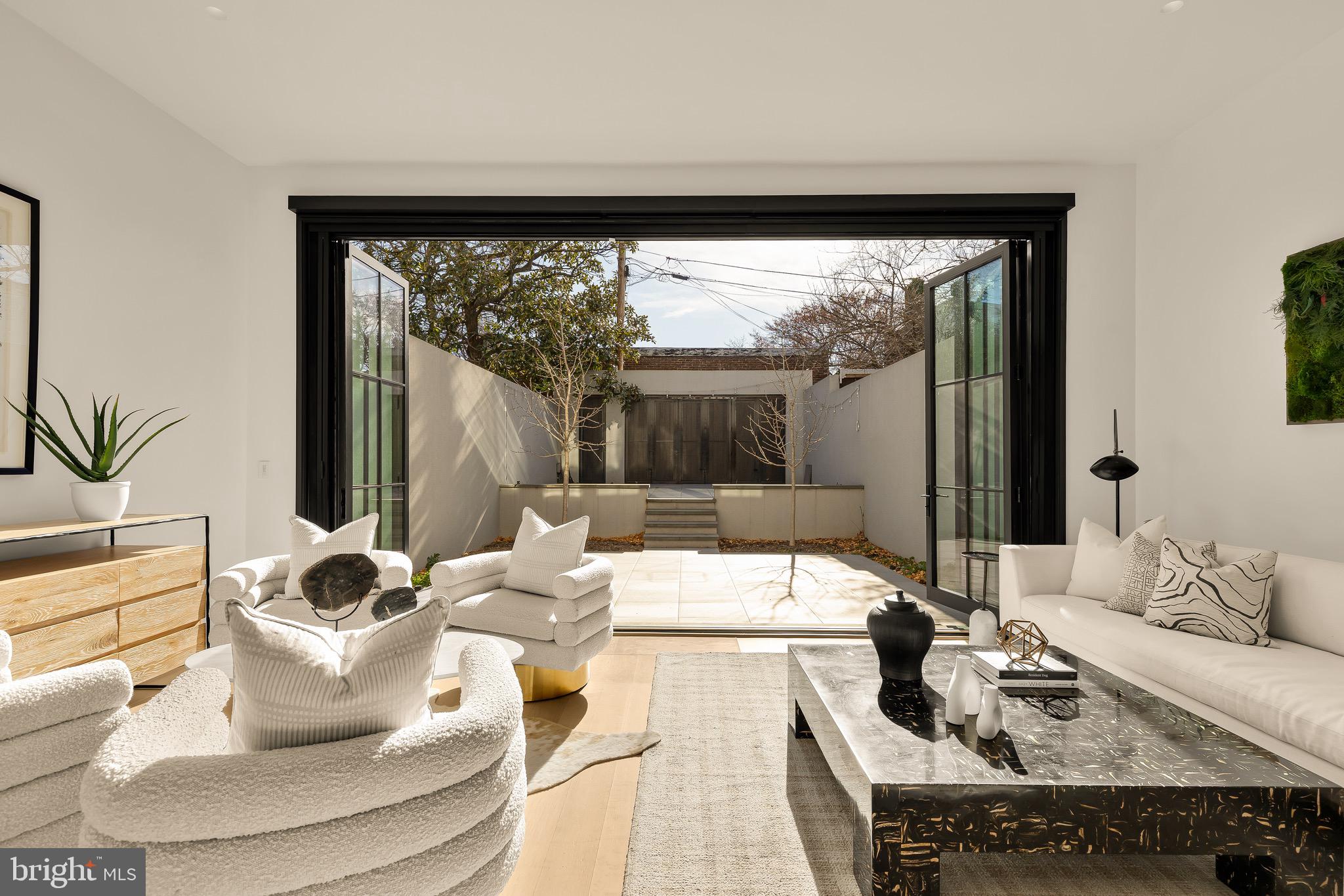 CAPITOL HILL - Residential