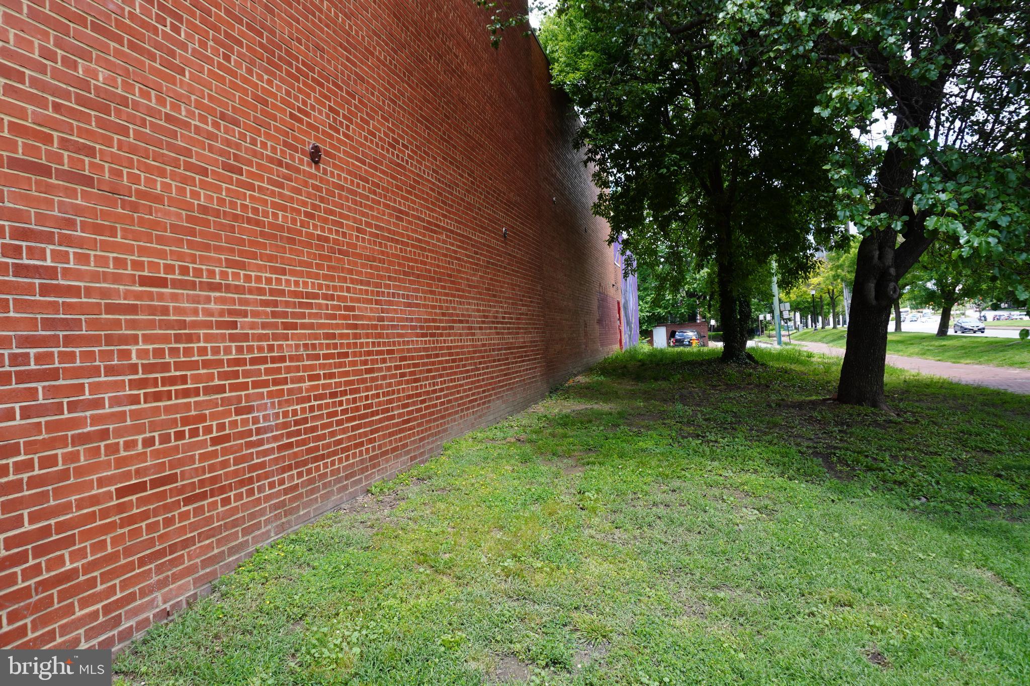 HOLLINS MARKET - Residential Lease