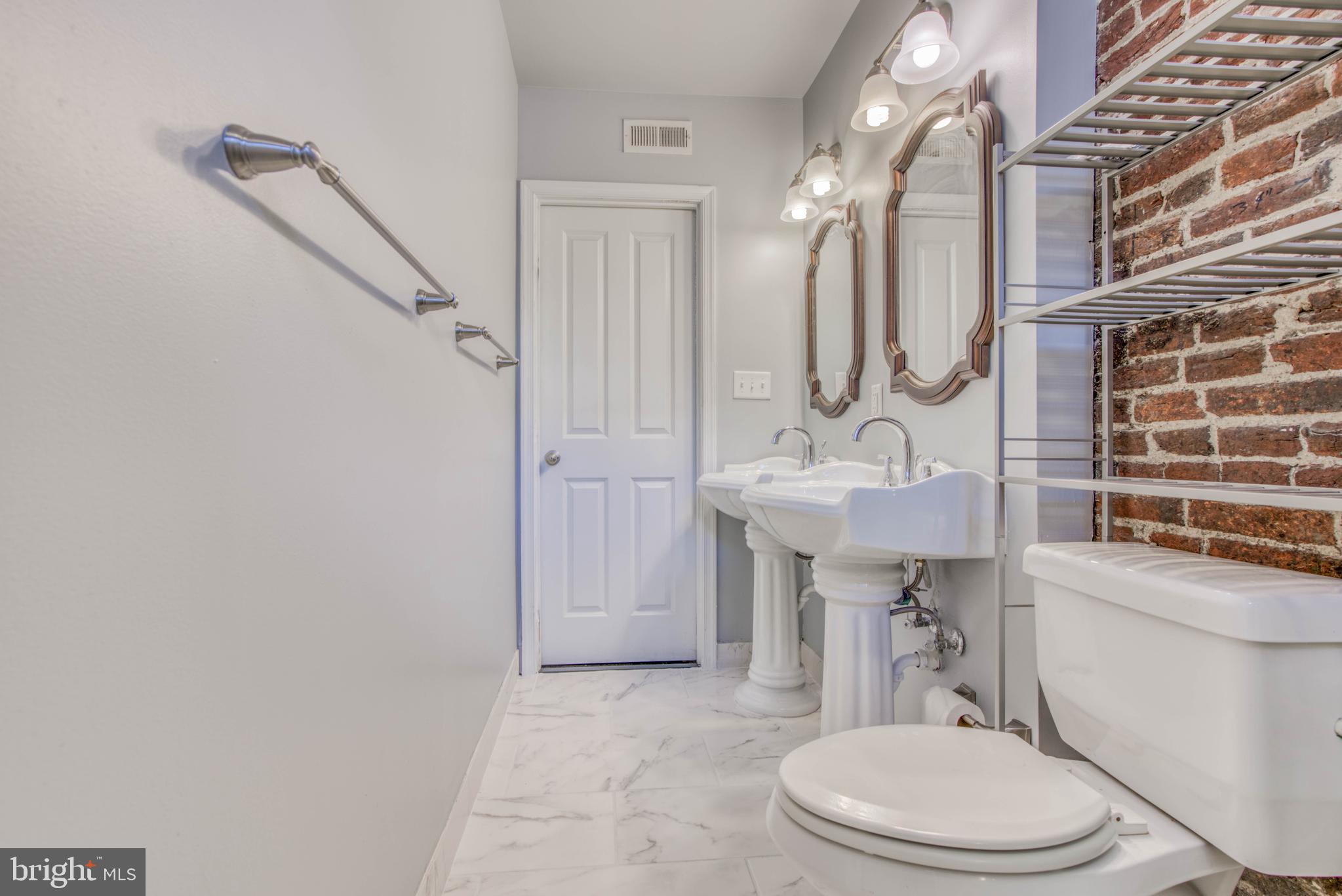 MOUNT VERNON PLACE HISTORIC DISTRICT - Residential Lease