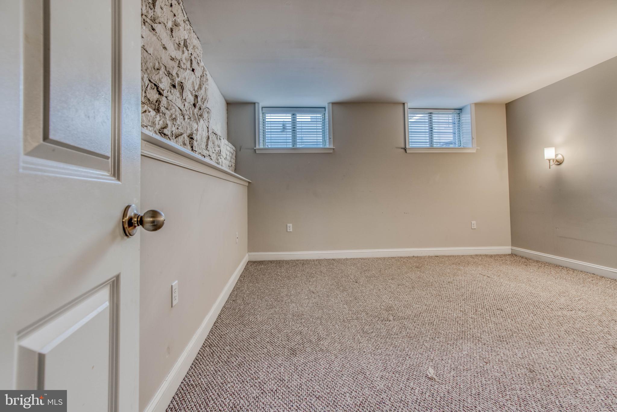 MOUNT VERNON PLACE HISTORIC DISTRICT - Residential Lease