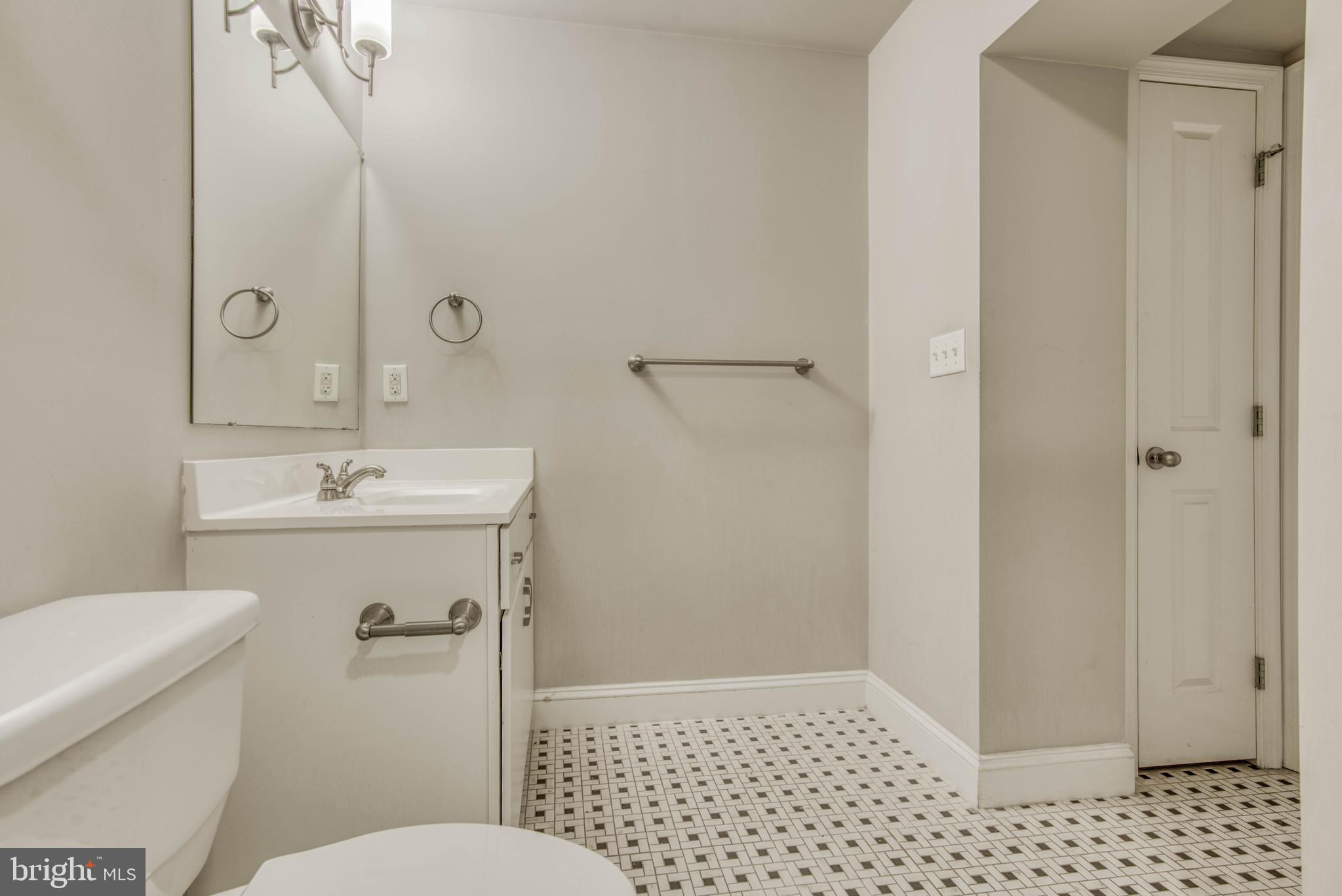 MOUNT VERNON PLACE HISTORIC DISTRICT - Residential Lease