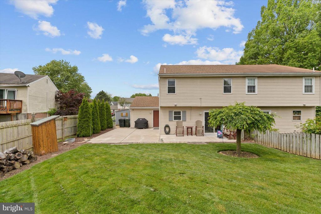 Photo of 487 Crosswinds Drive, Lititz, PA 17543 (MLS # PALA2051006)