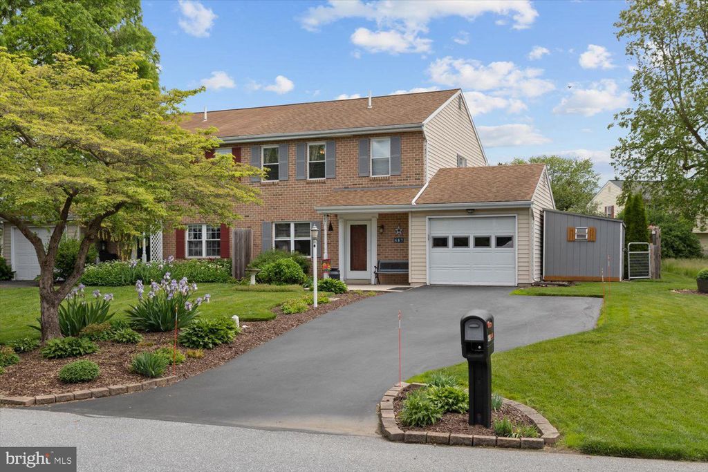 Photo of 487 Crosswinds Drive, Lititz, PA 17543 (MLS # PALA2051006)