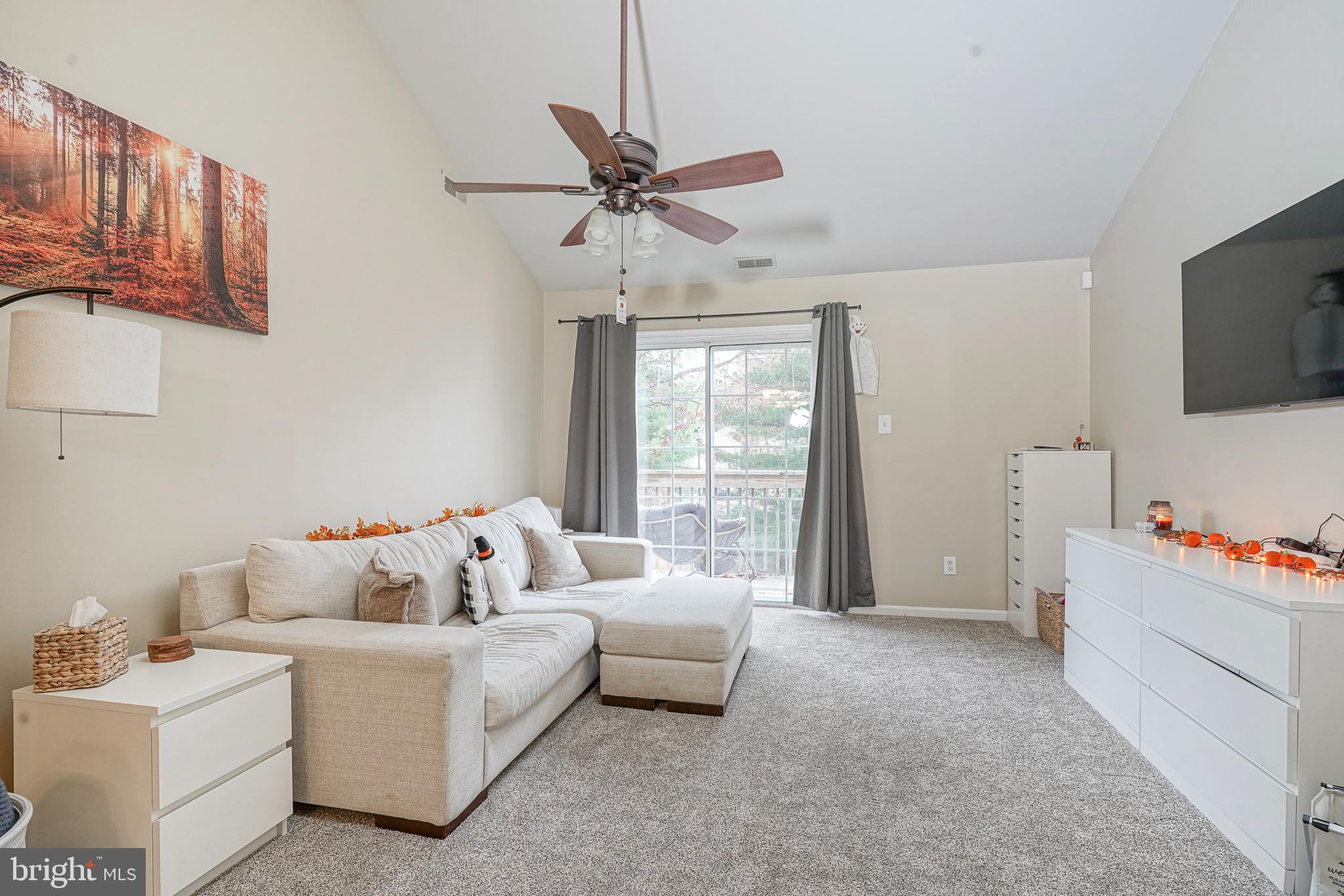 1215 TRISTRAM CIRCLE