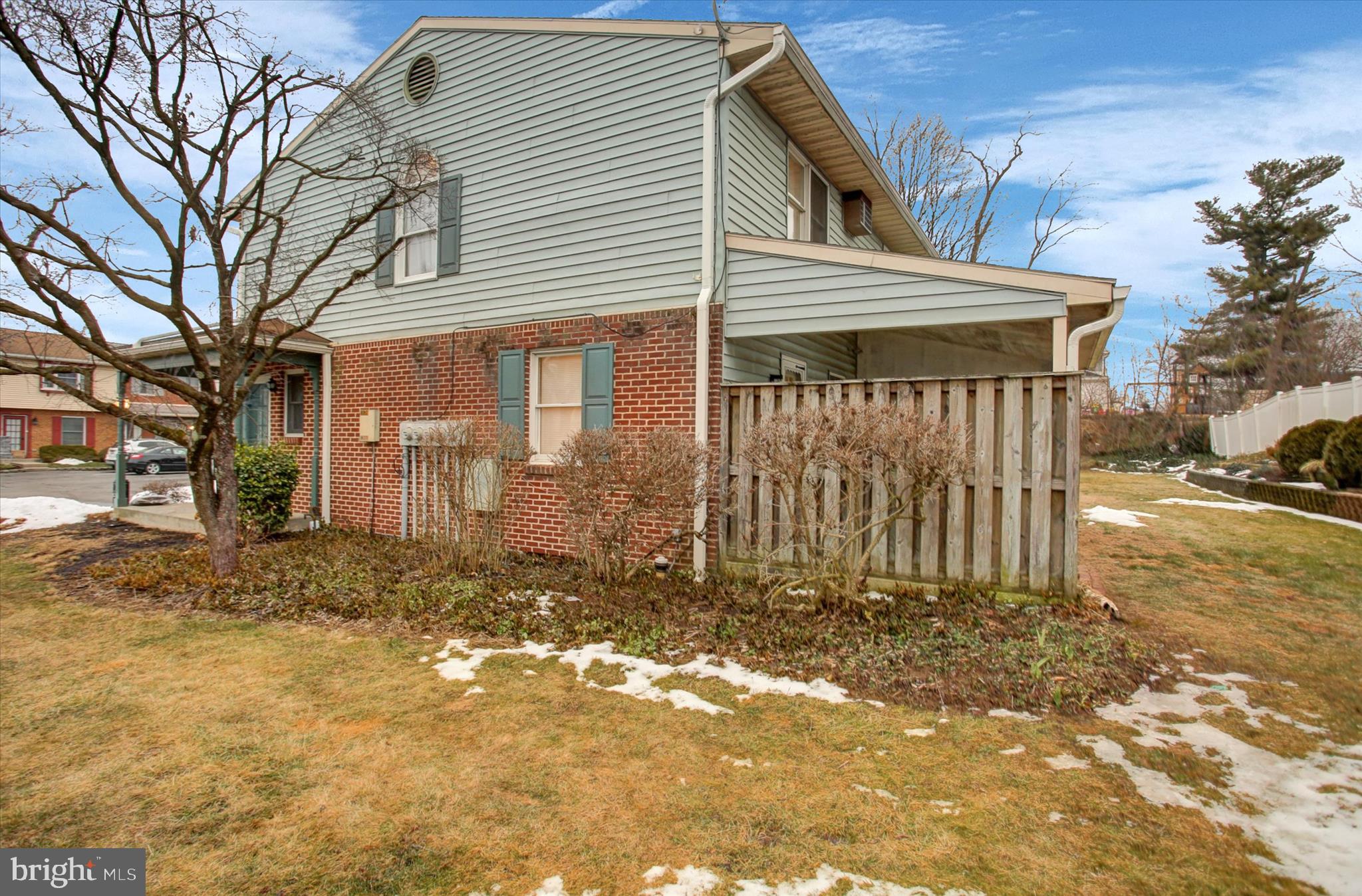 MORNINGSTAR SQUARE - Residential