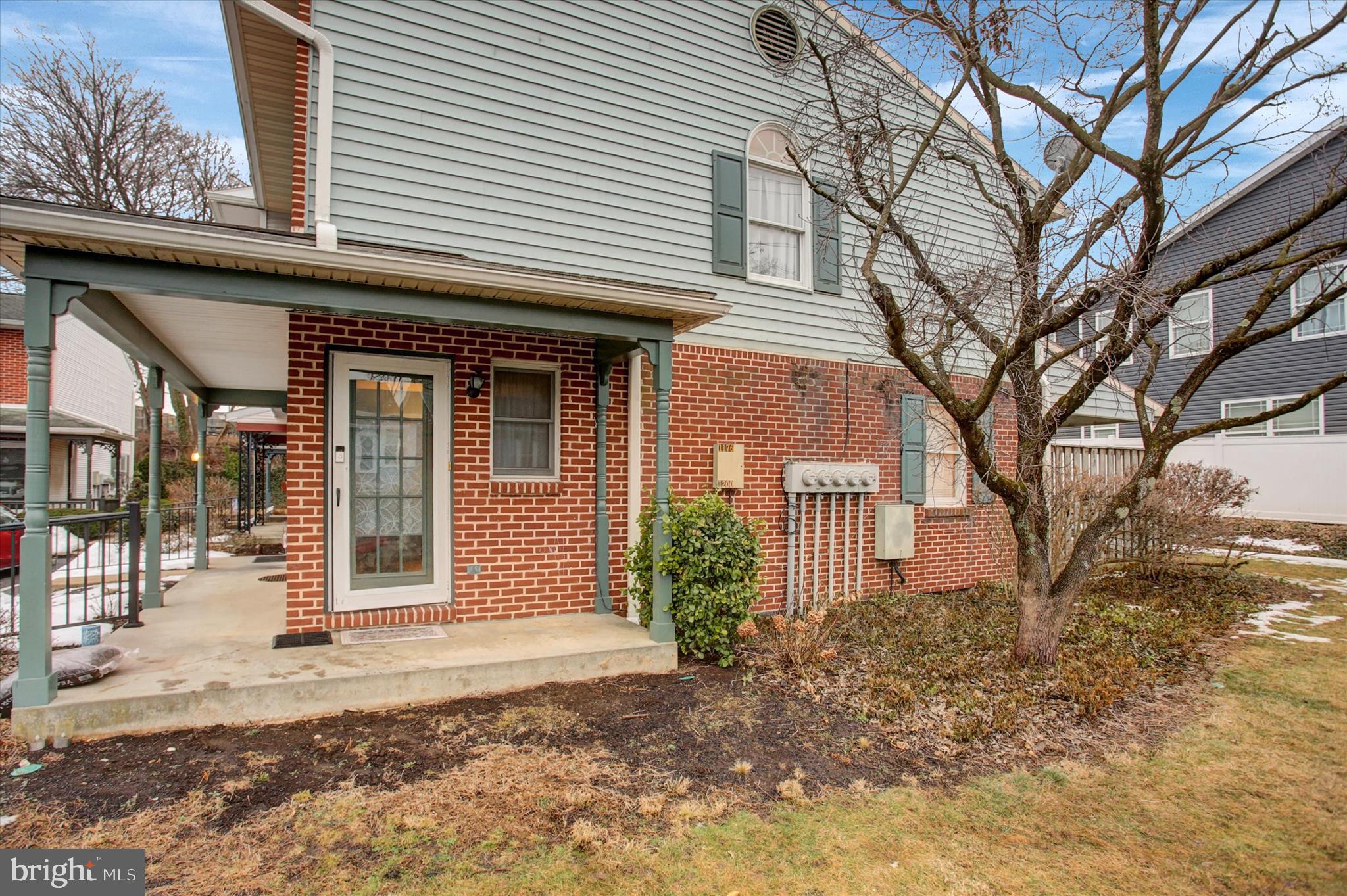 MORNINGSTAR SQUARE - Residential